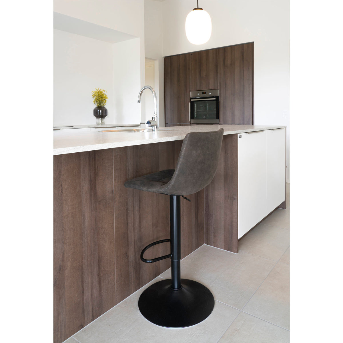 Scaun de bar, microfibră, gri închis, picioare negre, HN1229