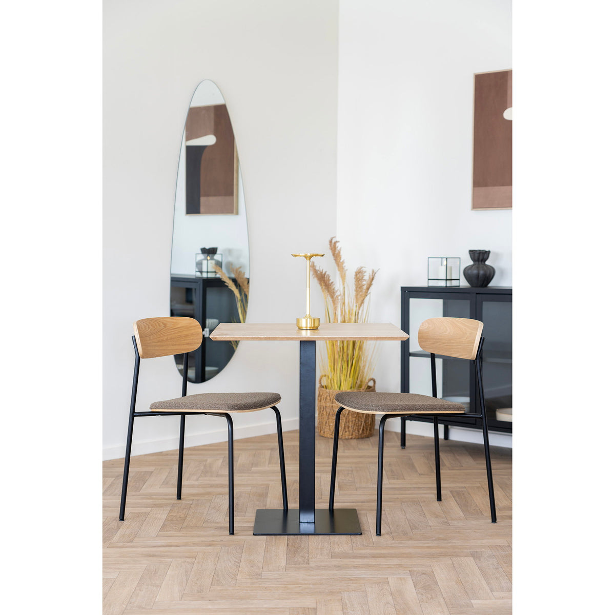 Scaun de dining, spătar din lemn de frasin, șezut maro și picioare negre, HN1269