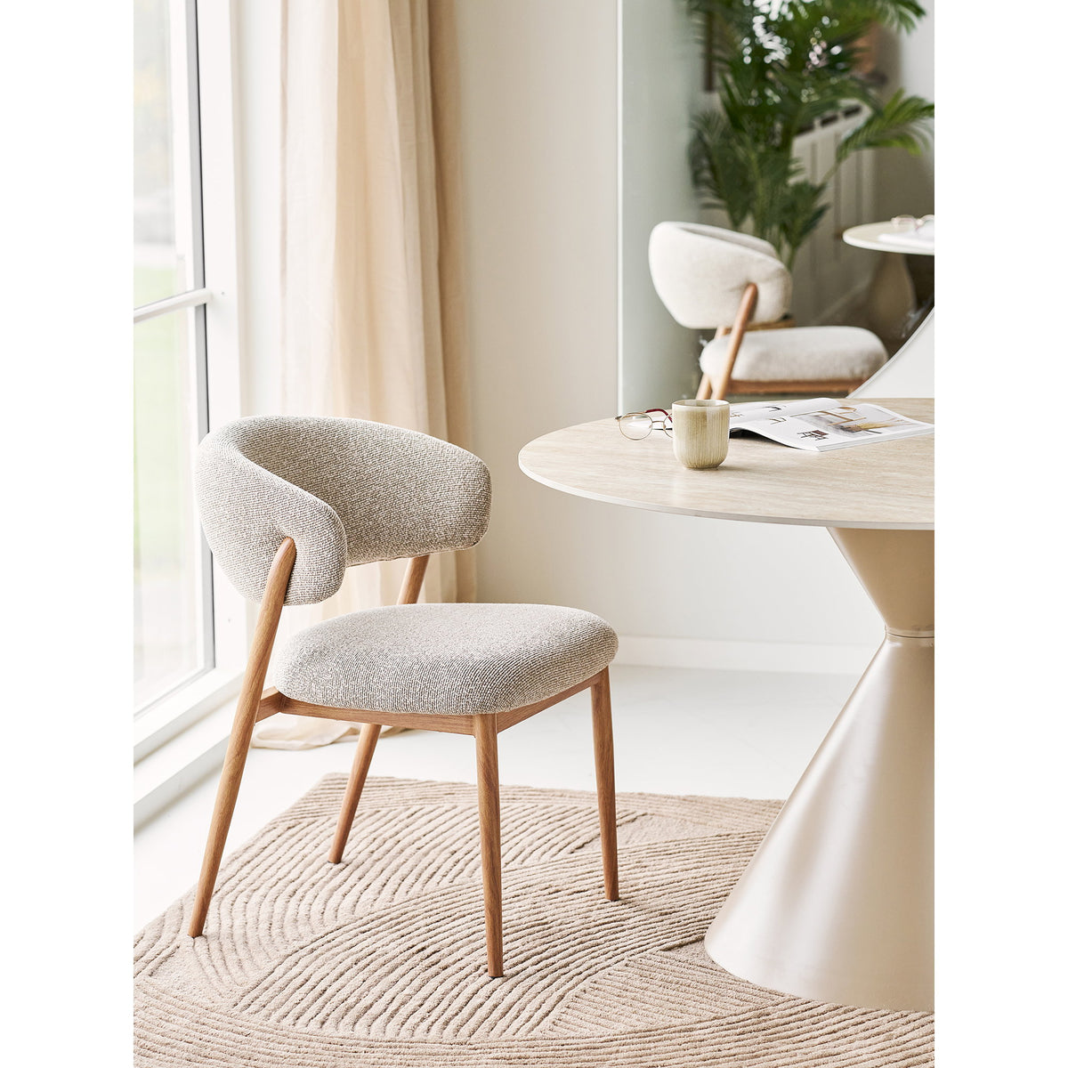 Scaun de dining, nisipiu, picioare cu aspect de lemn, natur, HN1322