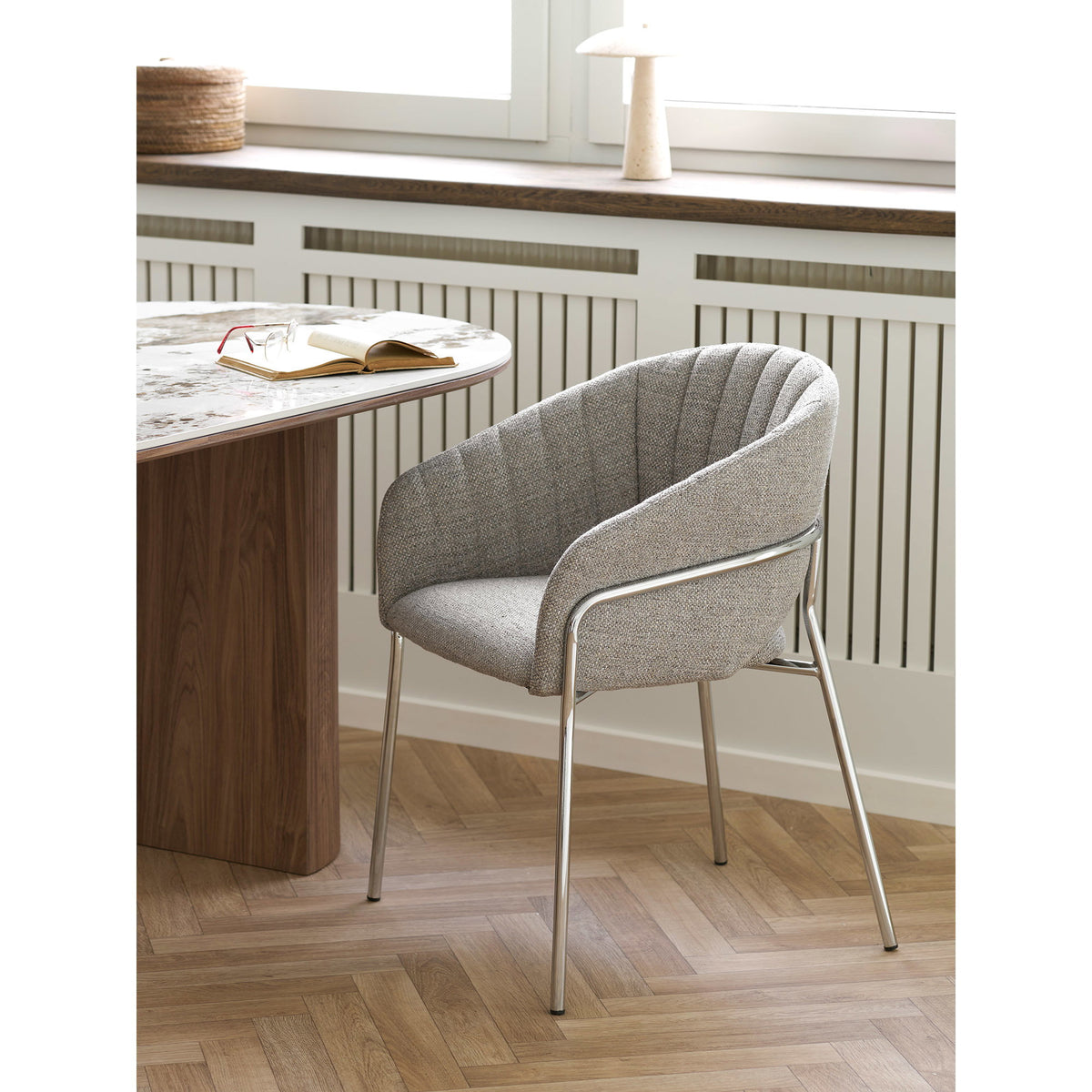 Scaun de dining, gri deschis, picioare cromate, HN1354