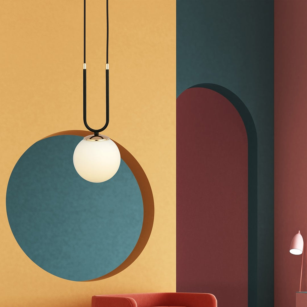 Lampa suspendata alba cu accente aurii Glam