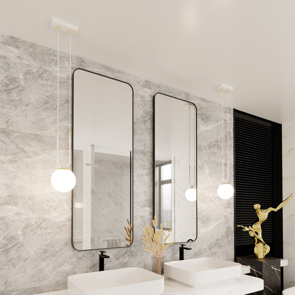 Lampa suspendata opal alba cu accente aurii Glam