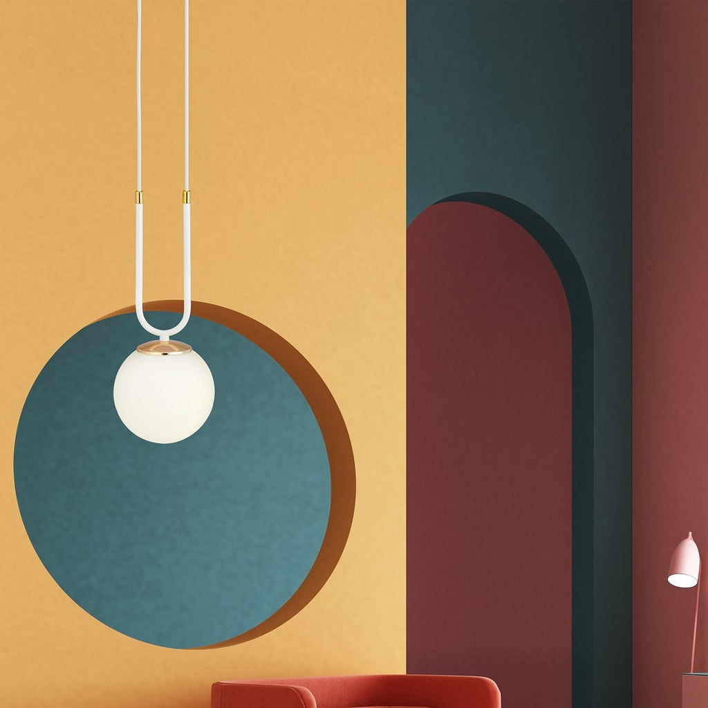 Lampa suspendata opal alba cu accente aurii Glam