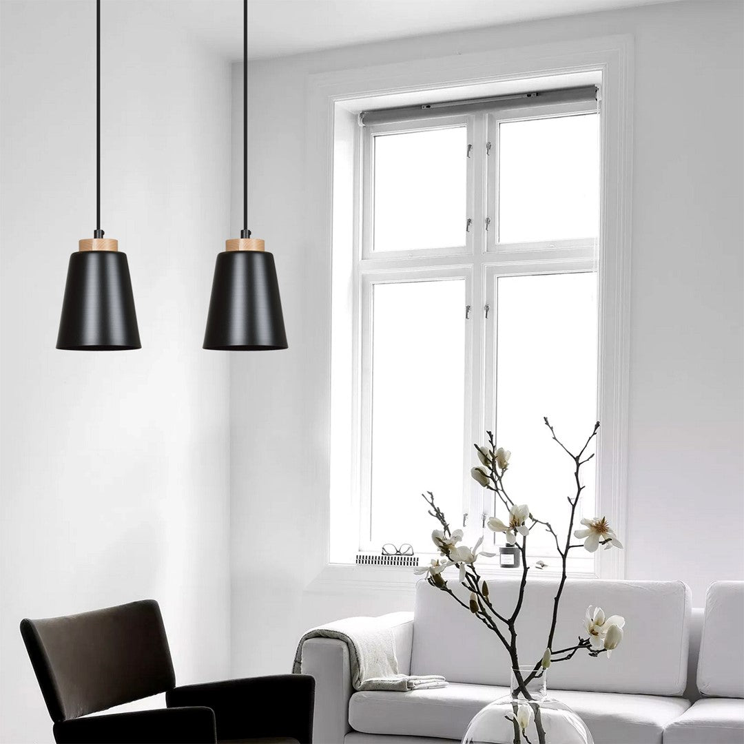 Lampa suspendata metalica neagra cu accente din lemn Bolero