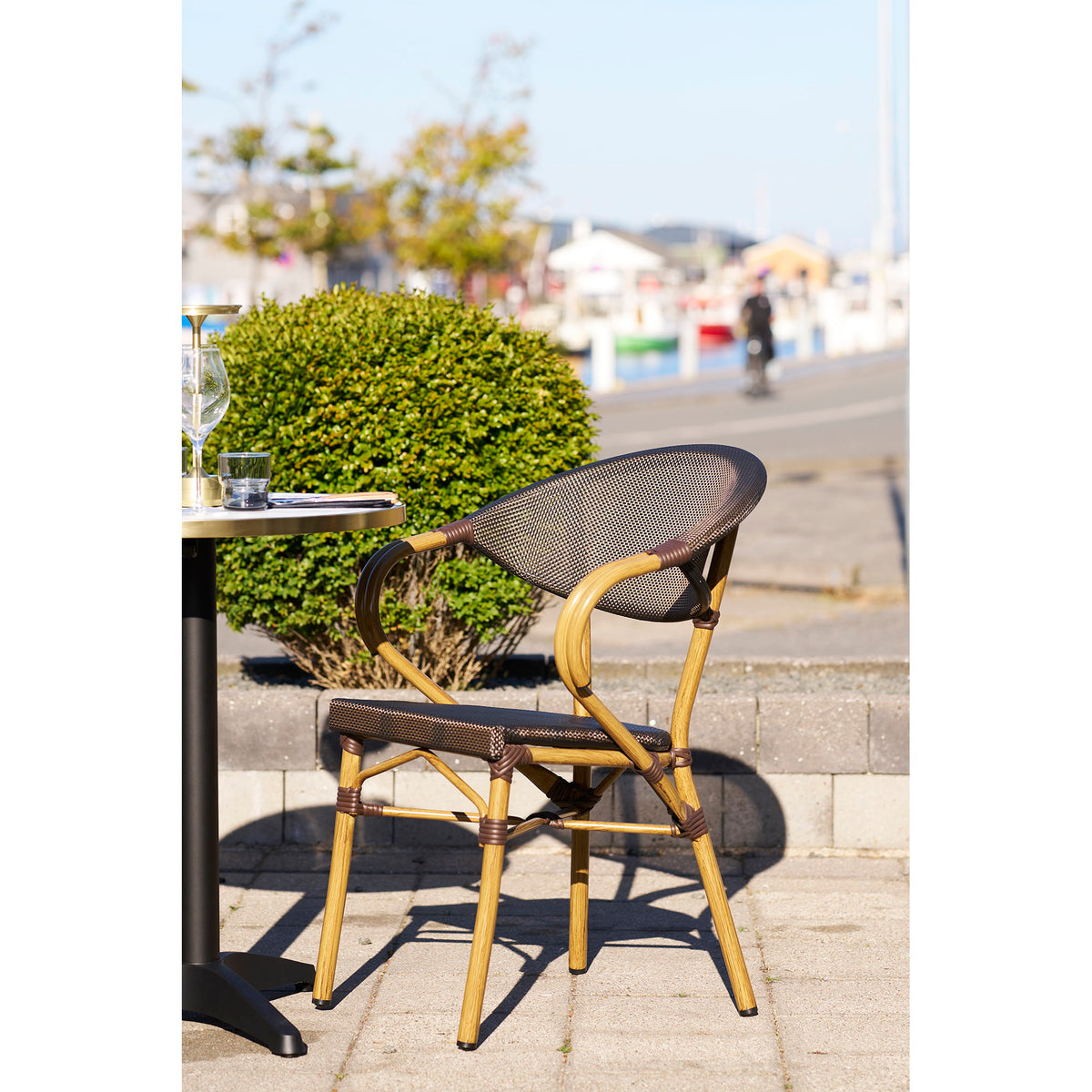Scaun de dining, aluminiu, textilenă, maro închis, cadru cu aspect de bambus