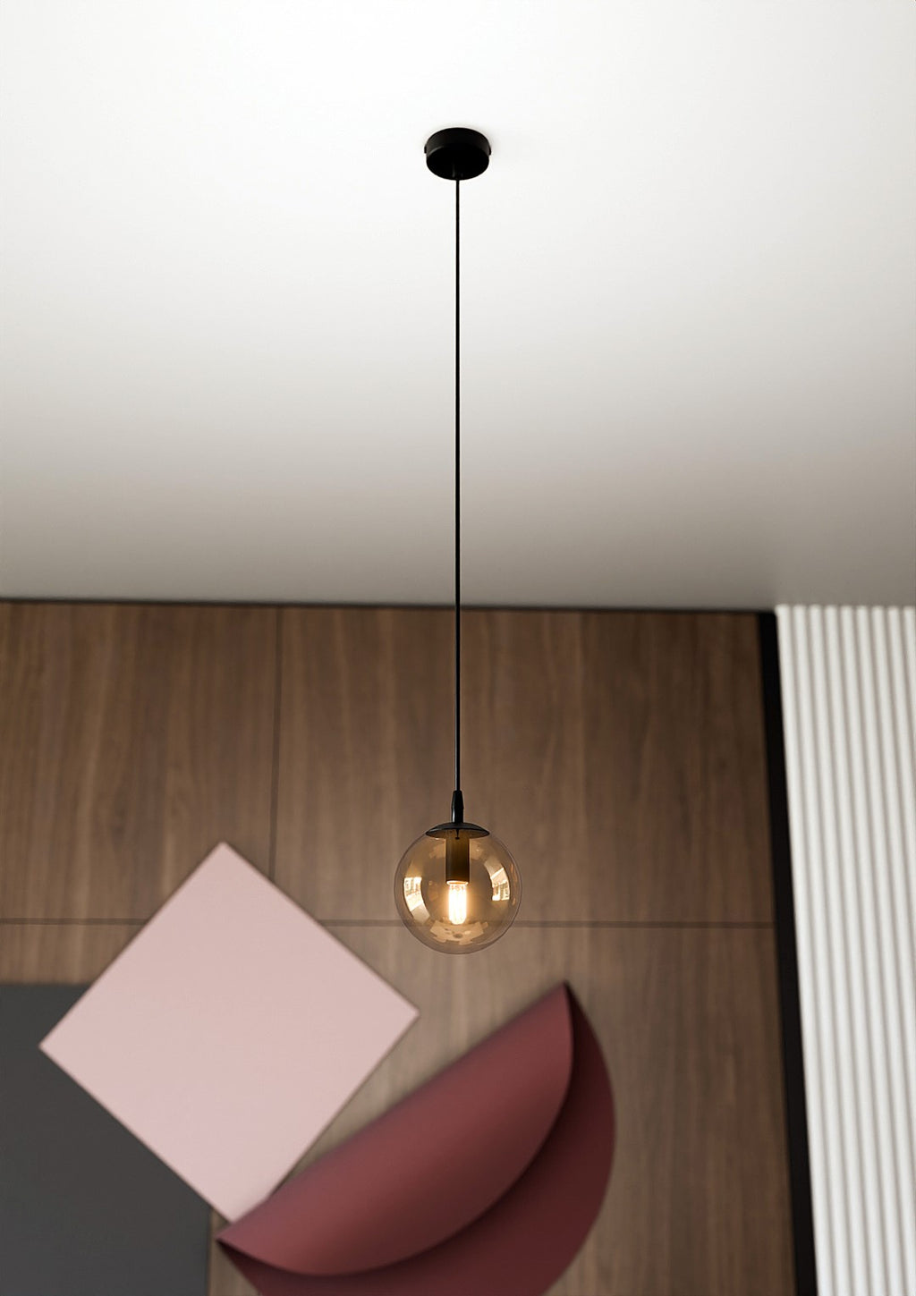Lampa suspendata din metal negru si sticla honey Cosmo