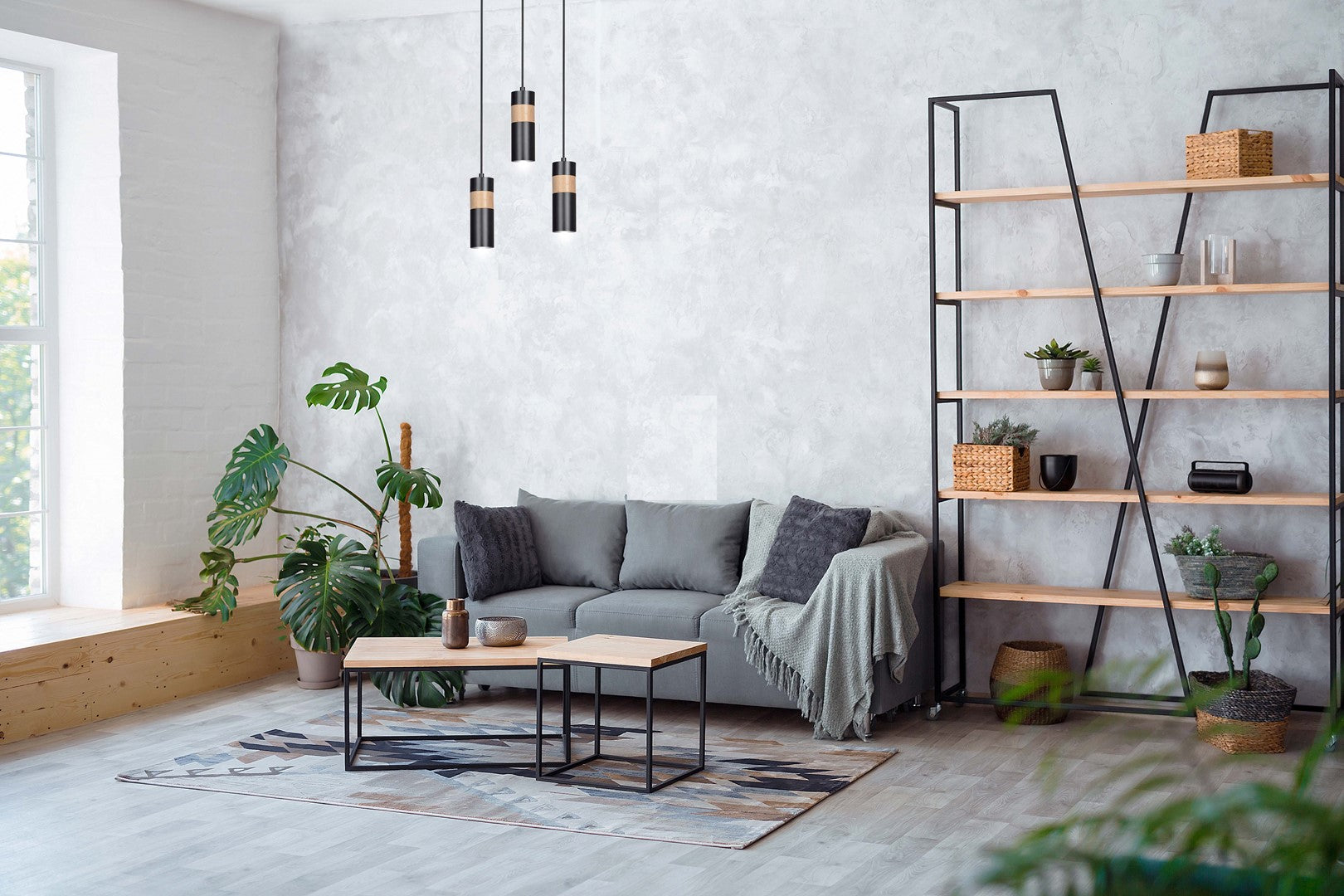 Lampa suspendata neagra cu insertie de lemn Akari