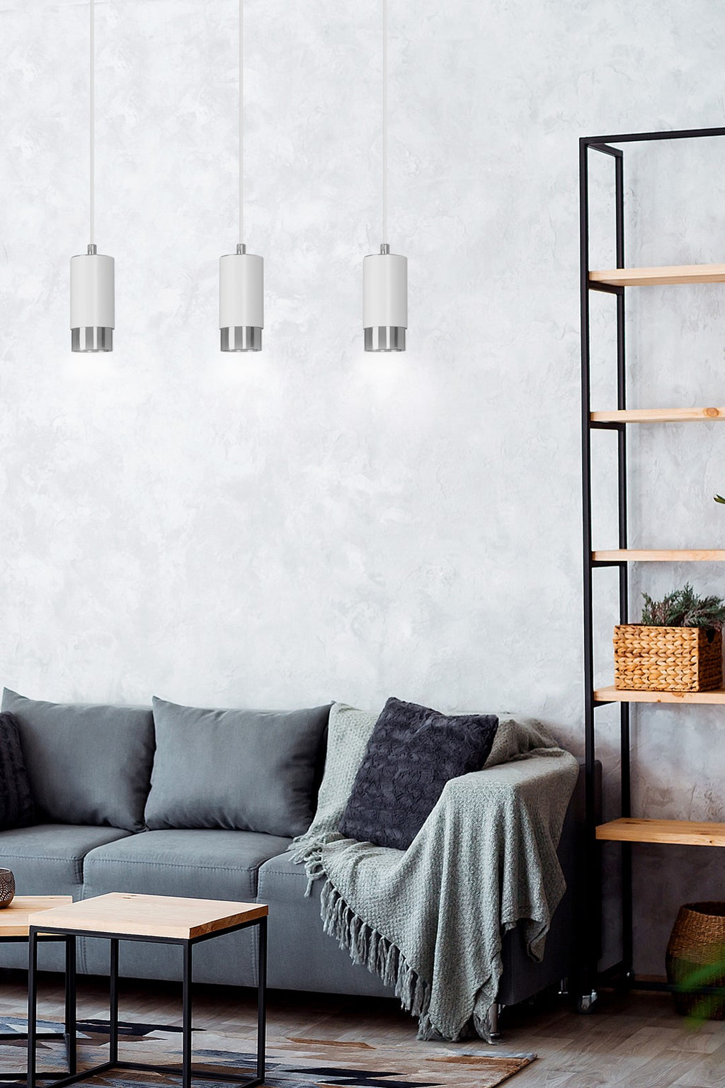 Lampa suspendata din metal alb cu accente cromate 3 lumini Fumiko