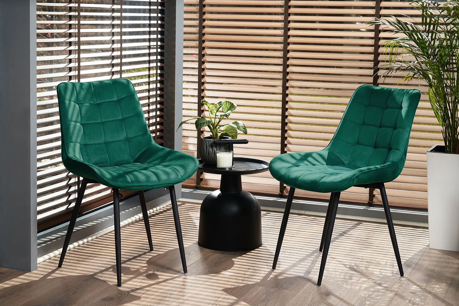 Scaun cu tesatura catifelata verde Elve