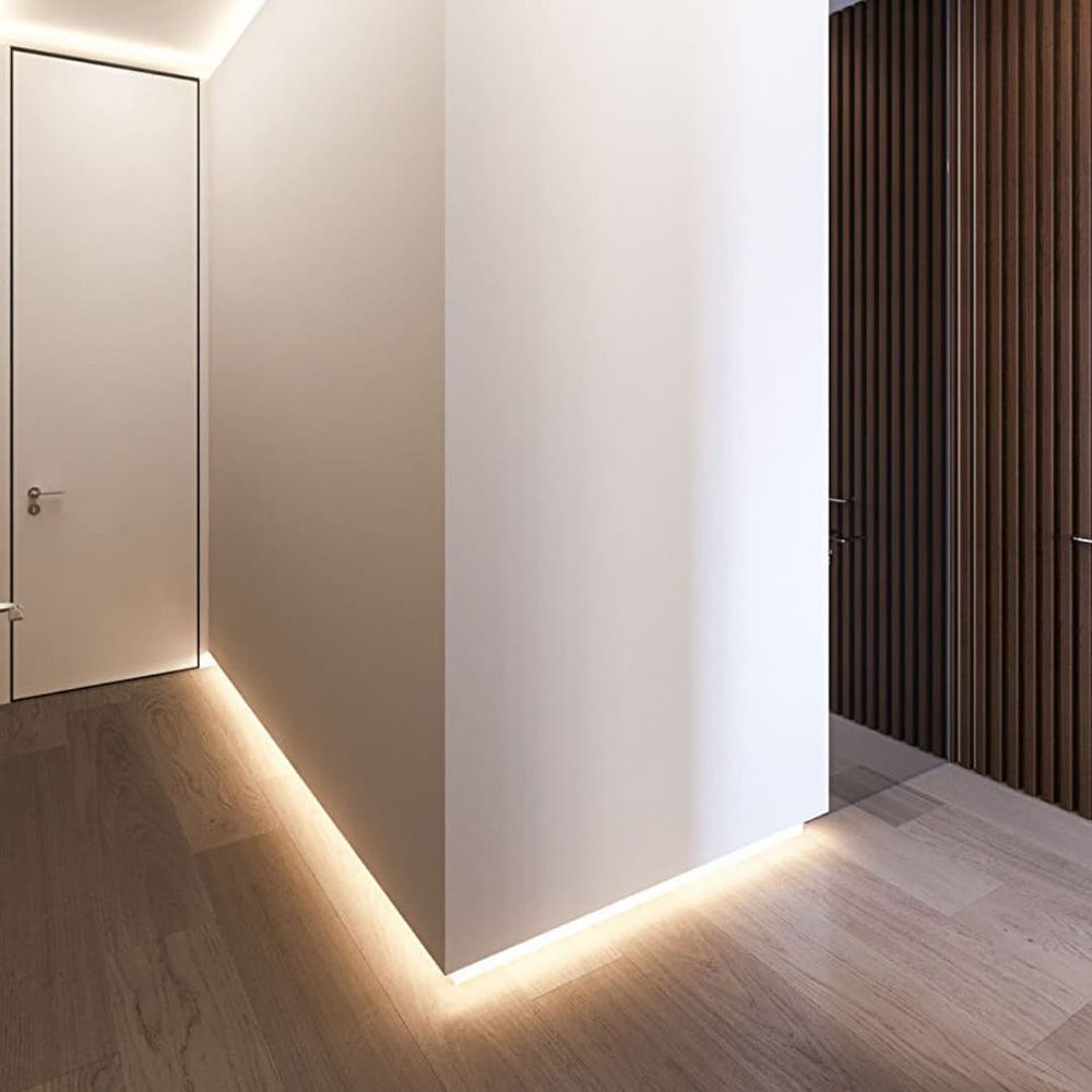 Plintă ascunsă alba din aluminiu cu iluminare LED 60 mm Shadow Gap